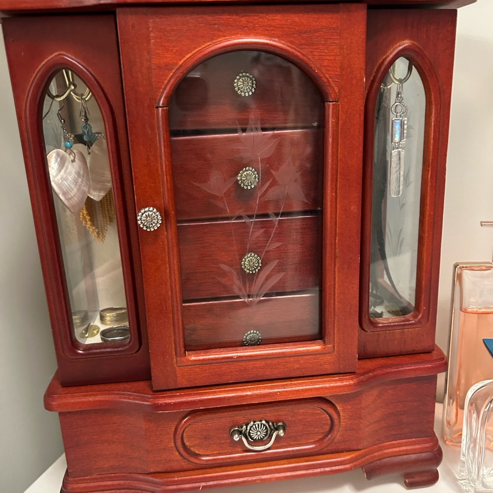 Elegant Wooden Jewelry Organizer
